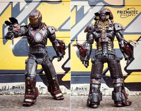 Cosplayer Crafts an Amazingly Detailed Iron Man Suit