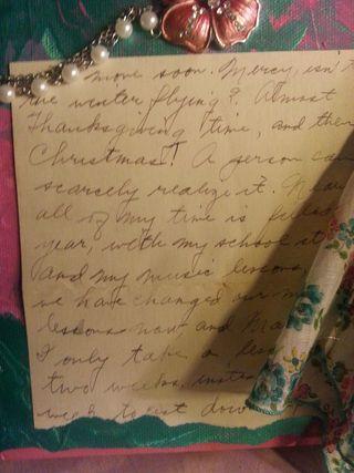 Aedm 5 letter close up