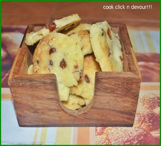 Egg less fruit and nut cookies