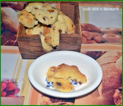 Egg less fruit and nut cookies