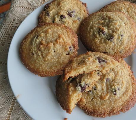 Keto Chocolate Chip Cookies