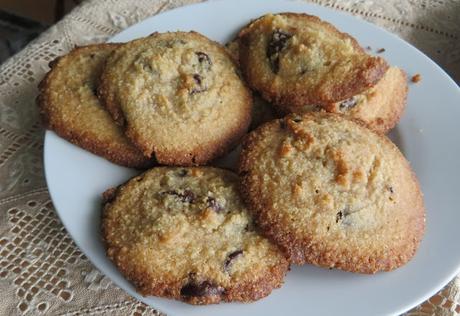 Keto Chocolate Chip Cookies