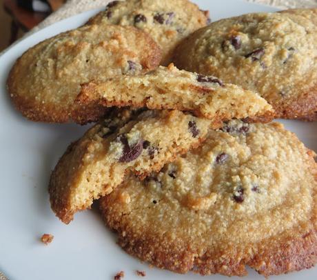 Keto Chocolate Chip Cookies