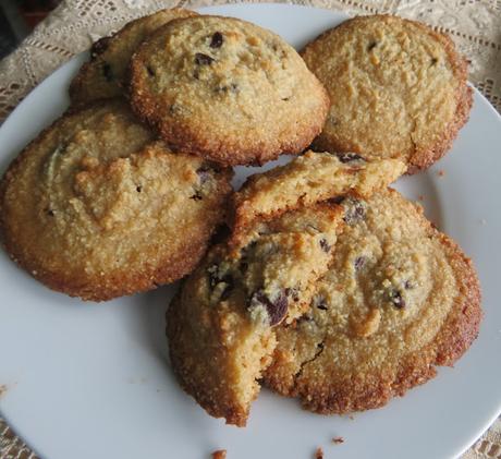 Keto Chocolate Chip Cookies