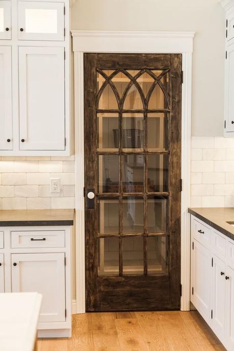 small_pantry_door_ideas