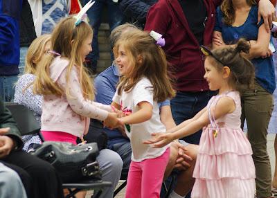 Let's dance [Born to Groove]