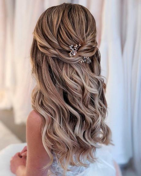 how to choose wedding updo curly