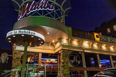 Friday Fotos: Exterior shots of the Malibu Diner