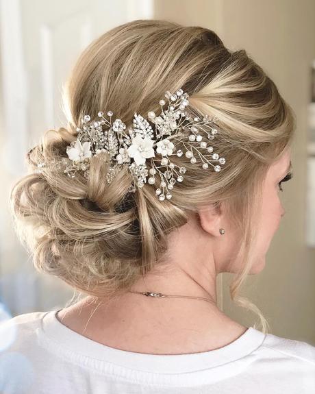winter wedding hairstyles floral decor for hair rosy_nyk_muah