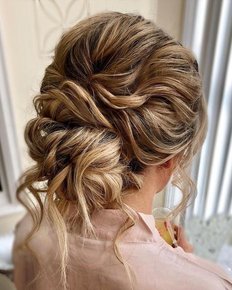 winter wedding hairstyles curly nest blond hair alexandralee1016