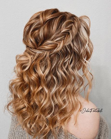 spring wedding hairstyles curly braided half up juliafratichelli.bridalstylist