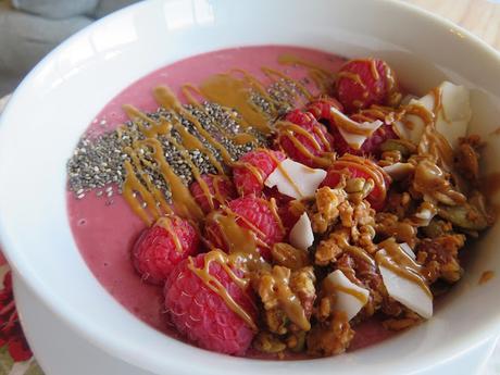 Protein Cookie Butter Raspberry Smoothie Bowl