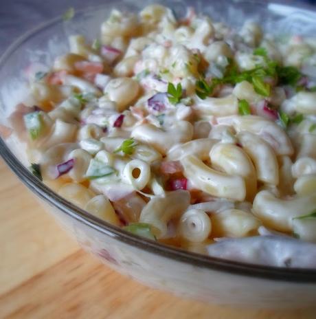 CREAMY MACARONI SALAD