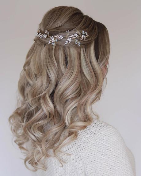 beach wedding hairstyles elegant half updo bridal_hairstylist