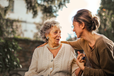 Six Ways to Encourage an Ageing Parent to Get Help