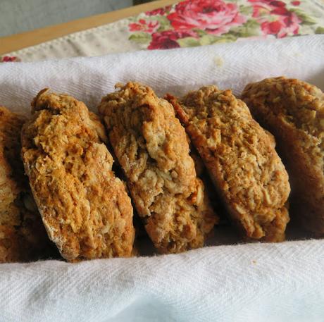 Cinnamon Oatmeal Scones