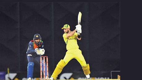 Glenn Maxwell making a shot