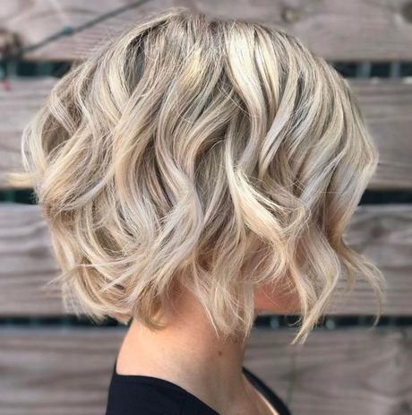 Wavy Bob with Layers