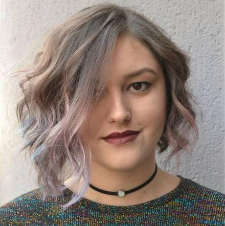 Wavy Bob with Bangs Round Face