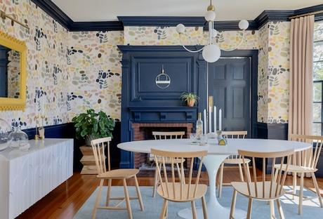 Scheming: Playful Dining Room with Flat Vernacular Wallpaper by Helios Design Group