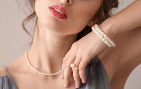 Jewellery: Gems and Pearls