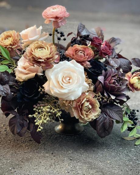 black wedding flowers centerpieces