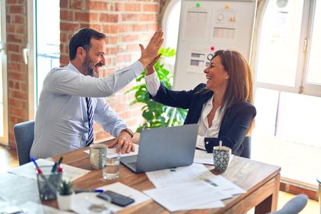 Tips to Stand Out As An Online Business Coach Coaching