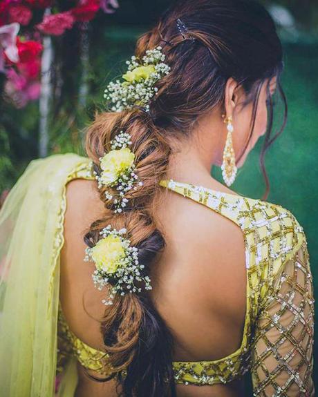 indian wedding hairstyles long braid with flowers romaganeshphotography