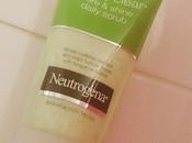 Neutrogena Visibly Clear Pore Shine Daily Scrub