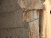 DAILY PHOTO: Towering 4-Handed Guardian