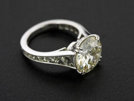 French-cut diamond ring by Victor Canera