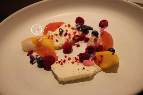 Yoghurt and honey mousse