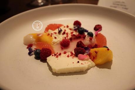 Yoghurt and honey mousse