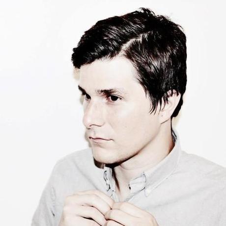 Le Youth (ft. Dominique Young Unique) - 