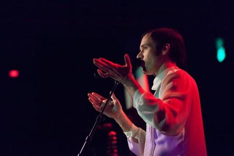 IMG 0622 620x413 OF MONTREAL GAVE PSYCHEDELIC PERFORMANCE AT NEUMOS [PHOTOS]
