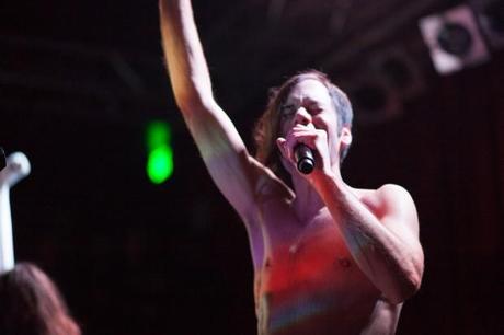 IMG 0646 620x413 OF MONTREAL GAVE PSYCHEDELIC PERFORMANCE AT NEUMOS [PHOTOS]