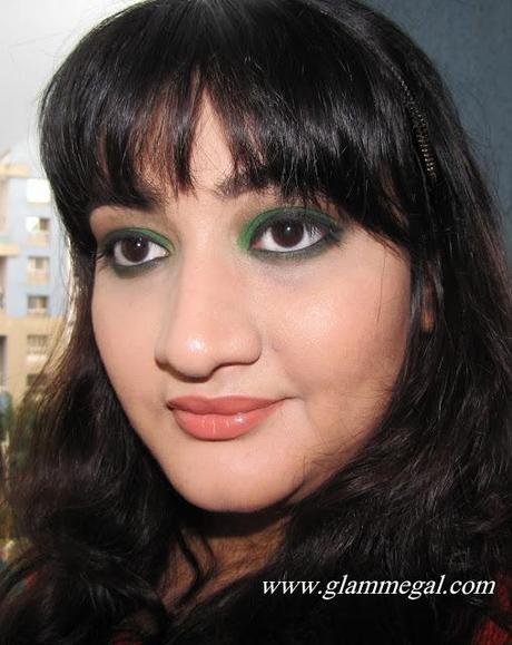 GO GREEN EVEN ON THE EYES LOTD USING GREEN EYESHADOW