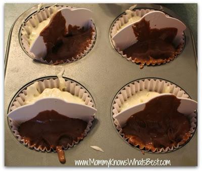 Make Two Flavor Cupcakes with Batter Babies Cake Batter Dividers {Review}