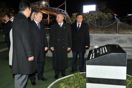 Memorial to the Russian cruiser Varyag and the gunboat Koreyets.