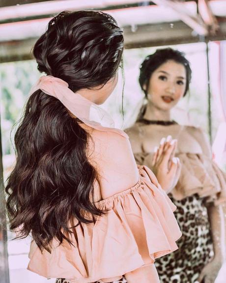 asian wedding hairstyles textured ponytail on long hair atenikks