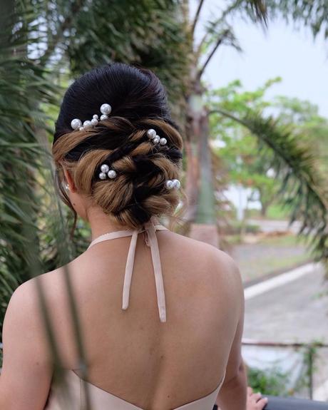bridal hair pins textured low bun with pearls atenikks