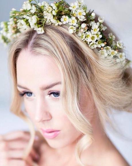 wedding hairstyles headband with flowers face framing curls louiseballantinemakeup