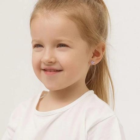 Types of Teen Earrings to Wear in College: A Guide for Student Style Types of Teen Earrings to Wear in College: A Guide for Student Style