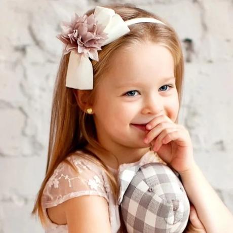 Types of Teen Earrings to Wear in College: A Guide for Student Style Types of Teen Earrings to Wear in College: A Guide for Student Style