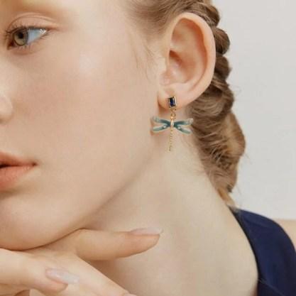 Types of Teen Earrings to Wear in College: A Guide for Student Style Types of Teen Earrings to Wear in College: A Guide for Student Style