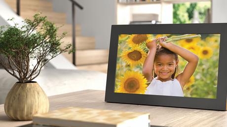 NETGEAR Meural Smart Digital Photo Frame