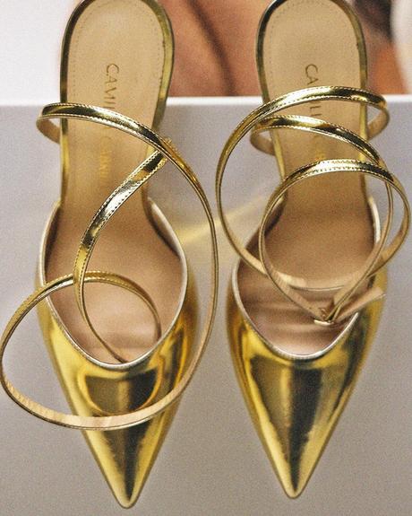 Gold Shoes For Wedding: 18 Dazzling Ideas + Faqs gold shoes for wedding metallic simple camillagabrieli