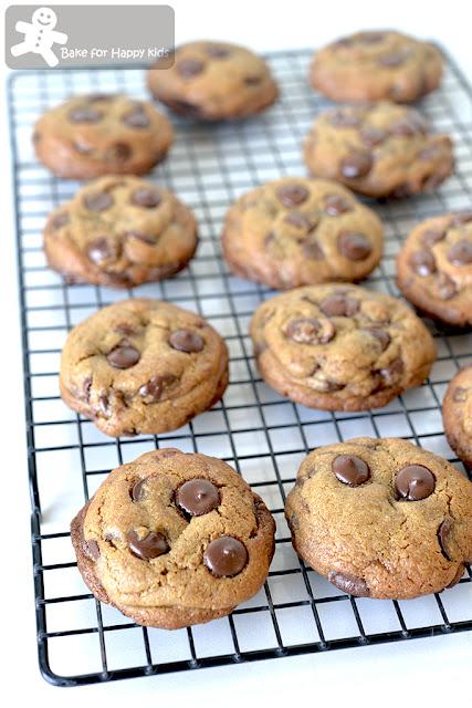 best big chewy chocolate chip cookies Food Network Alton Brown less sugar