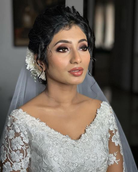 indian bridal makeup smokey eyes natural lips ronan_mili