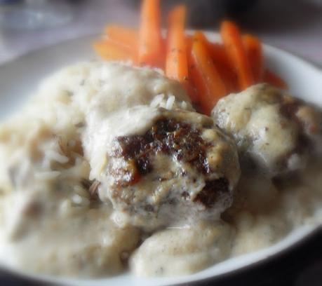 Flat Meatballs and Gravy